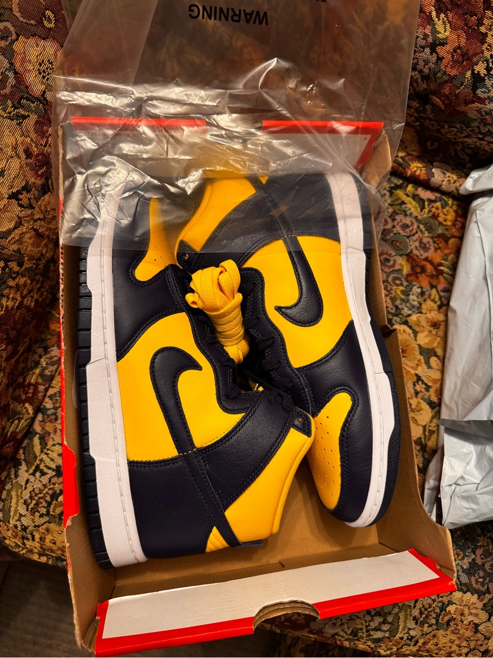 Nike High-Top Sneakers in Yellow and Navy